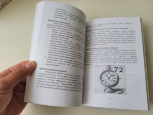 zdjęcie wnętrza książki